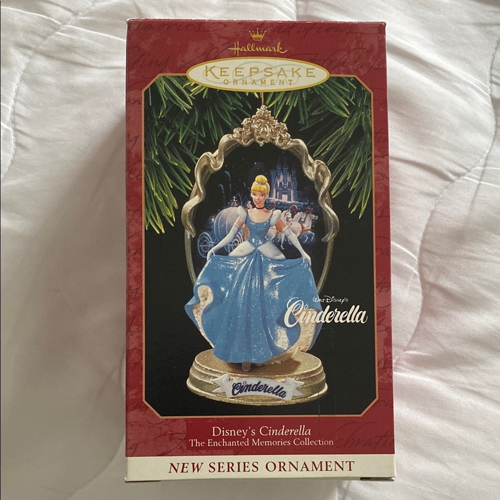 Hallmark Keepsake Ornament - Disney's Cinderella